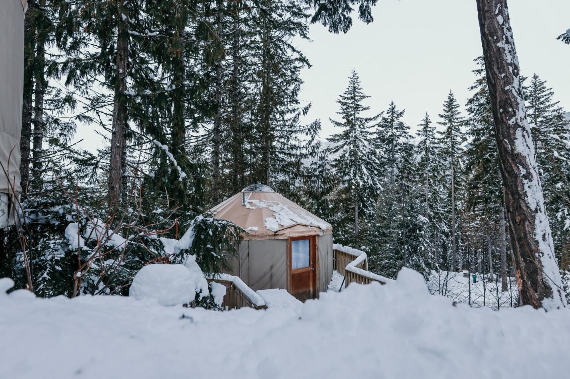 Riverside Resort Whistler Buitenkant foto